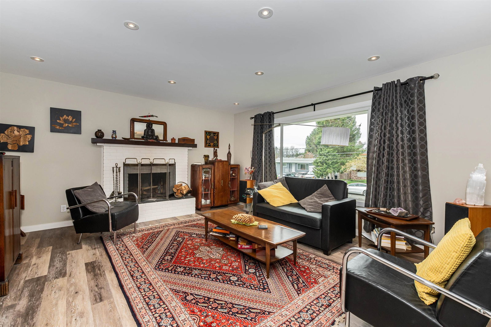 Listing Image 12
