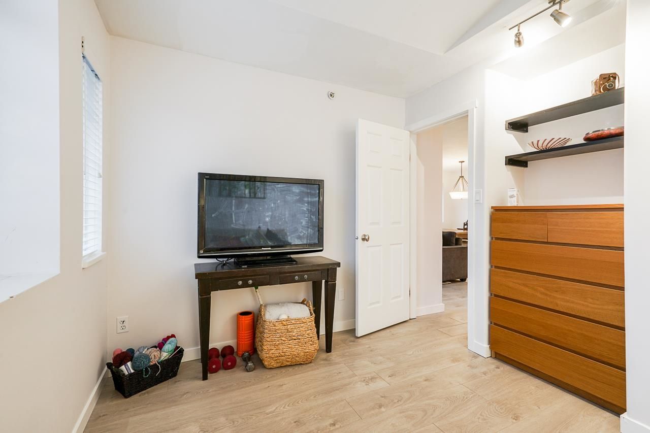 Listing Image 17