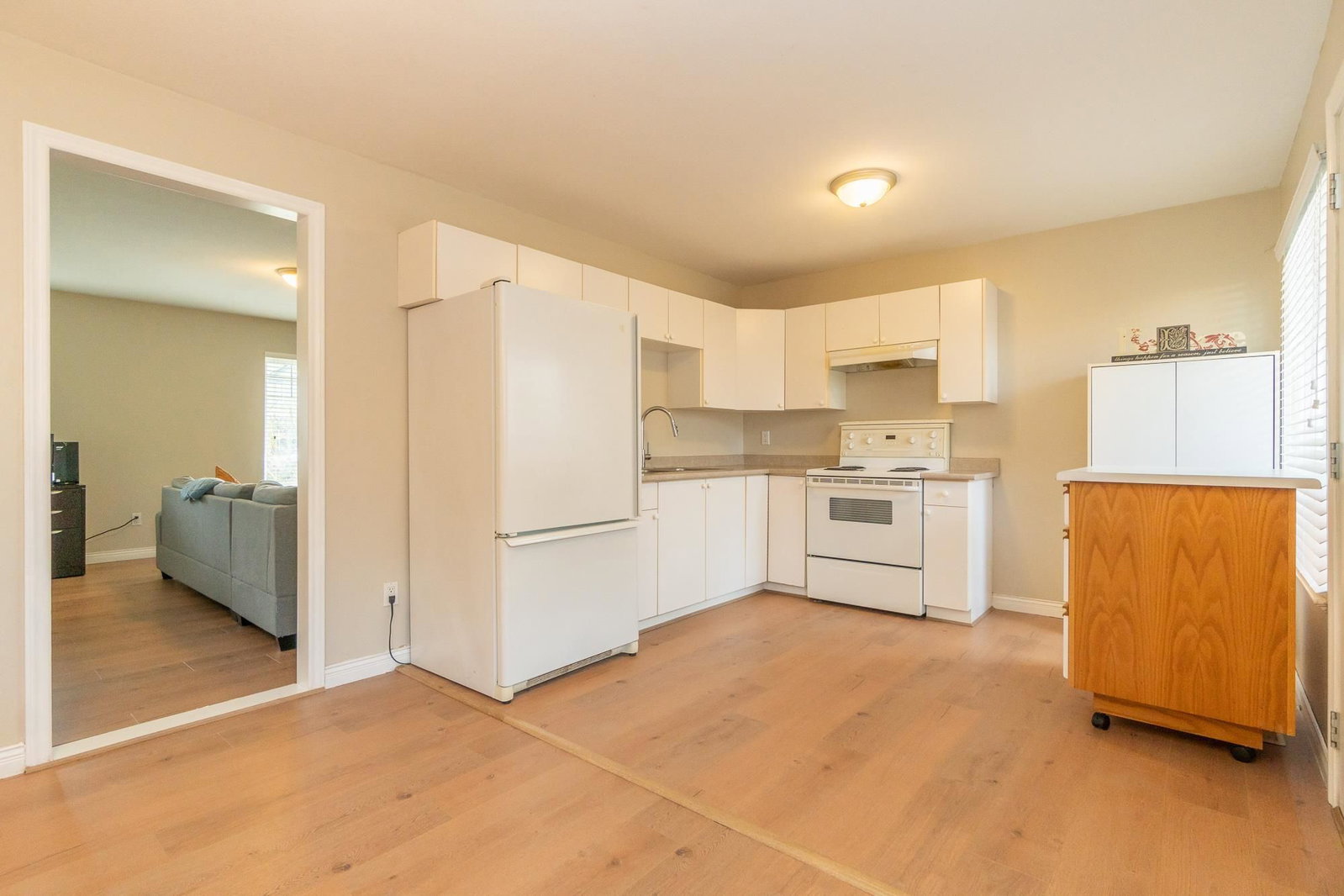 Listing Image 14