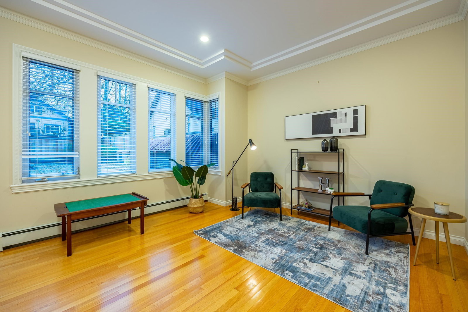Listing Image 4