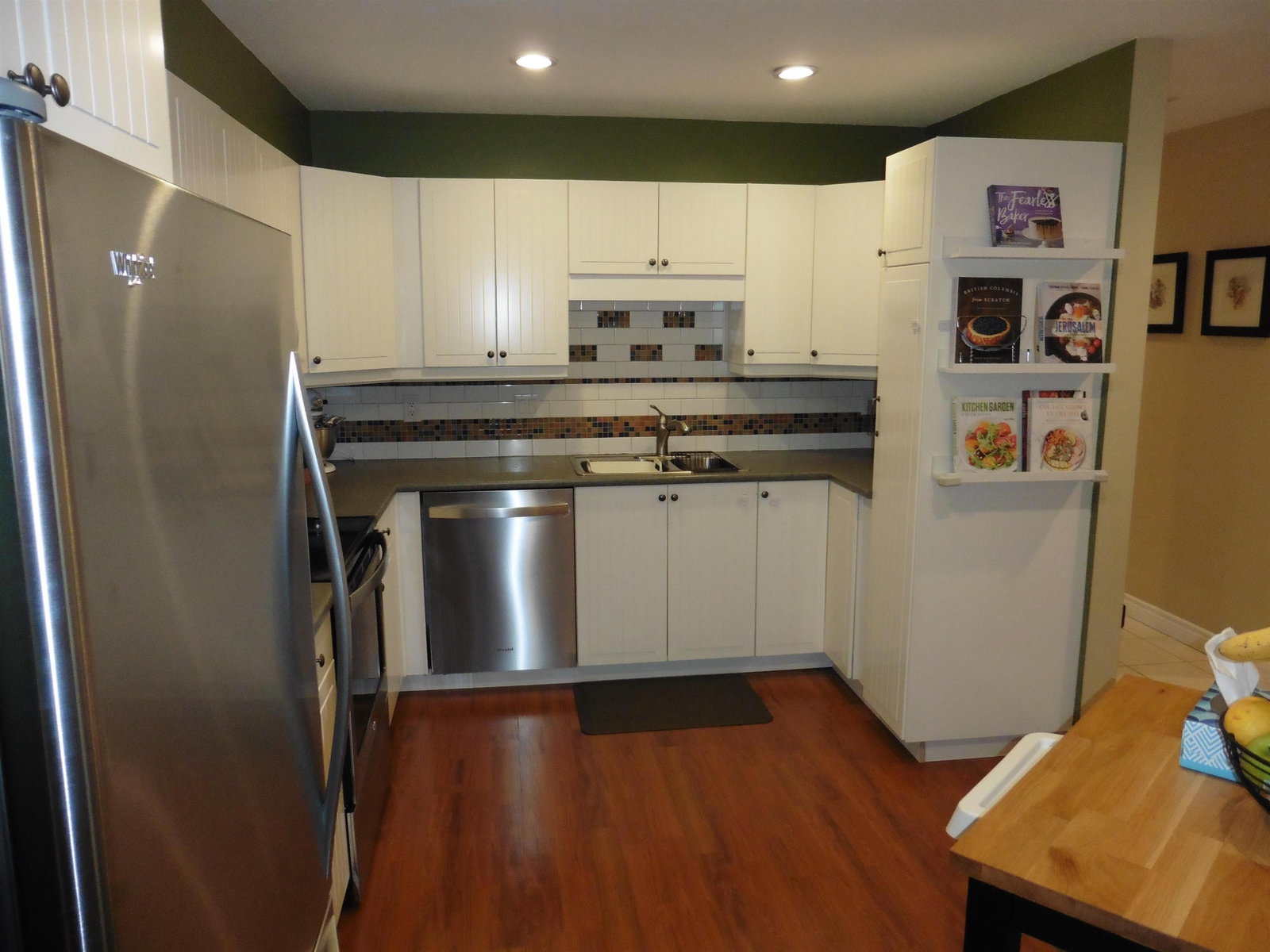 Listing Image 8
