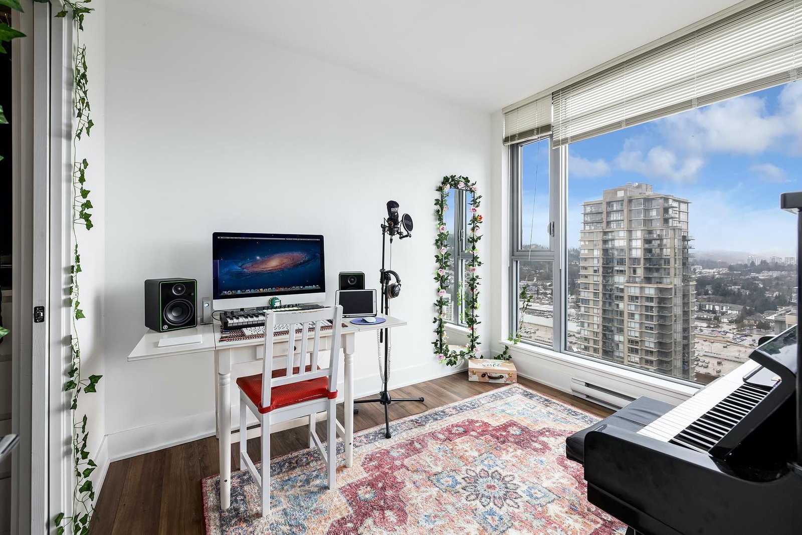 Listing Image 11