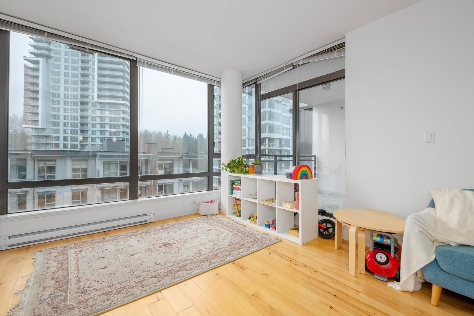 Listing Image 6