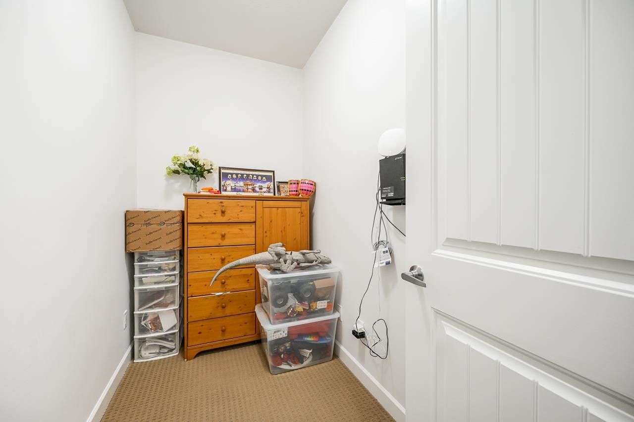 Listing Image 17