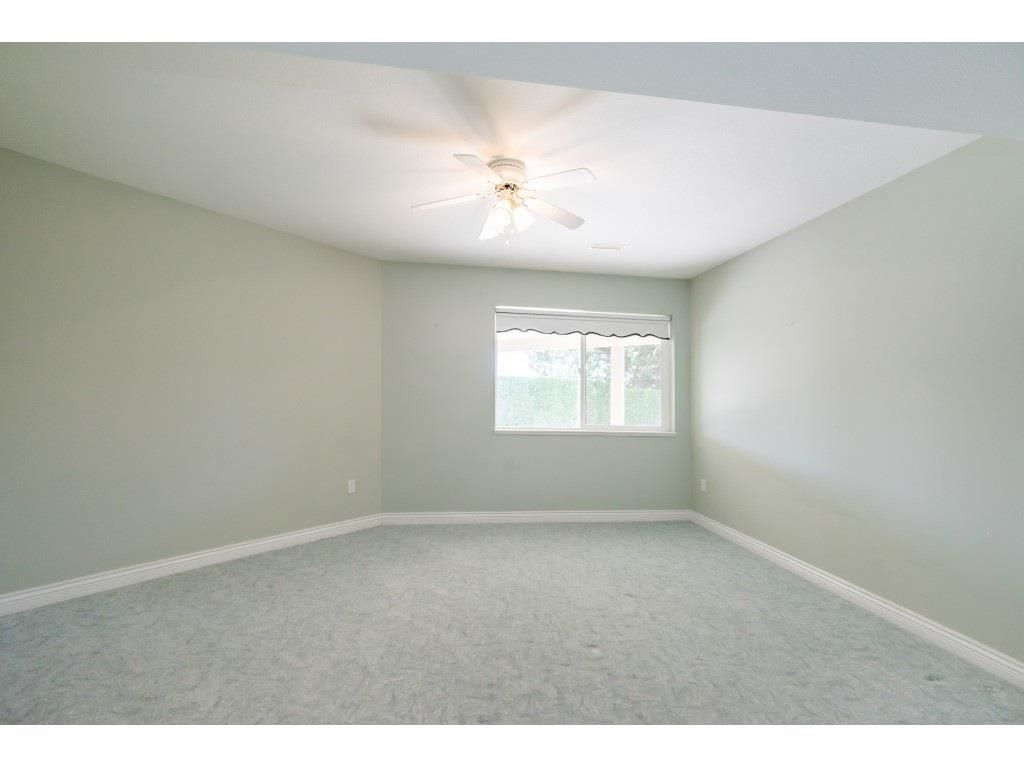 Listing Image 24