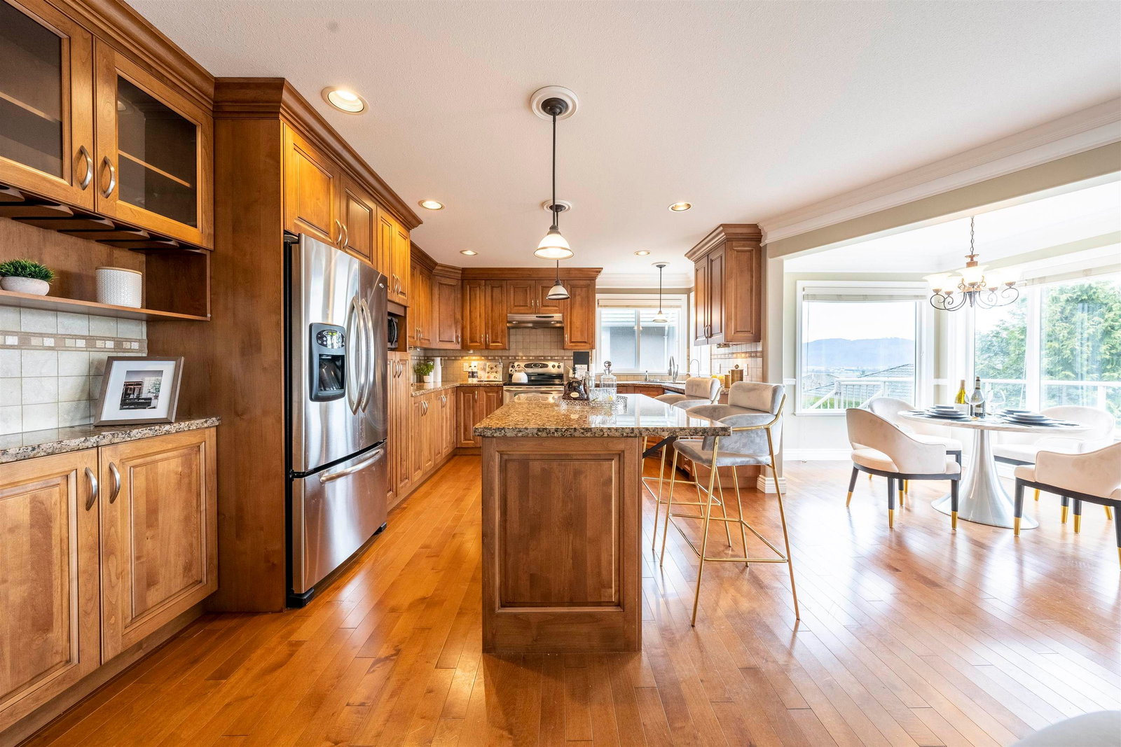 Listing Image 8
