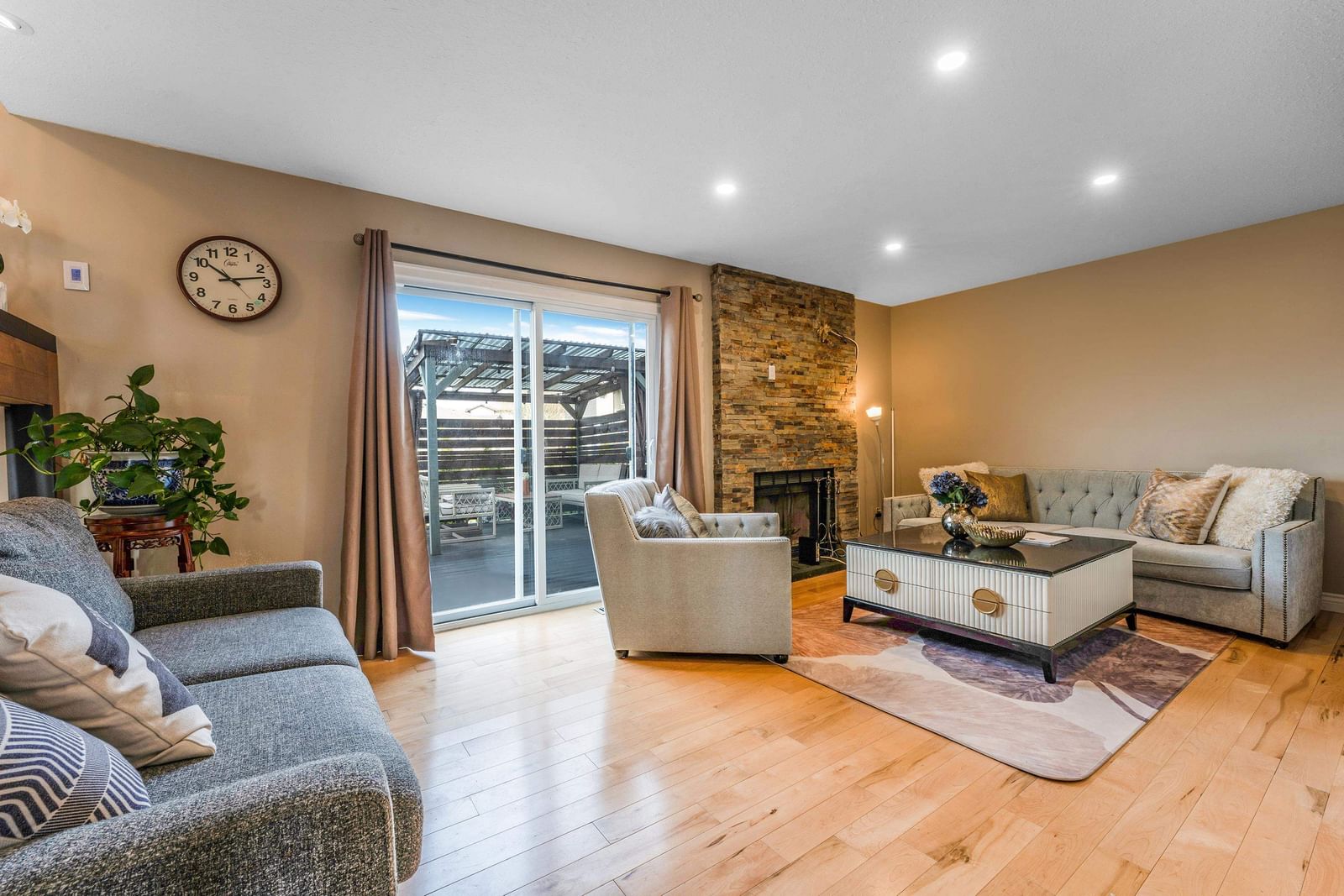 Listing Image 10