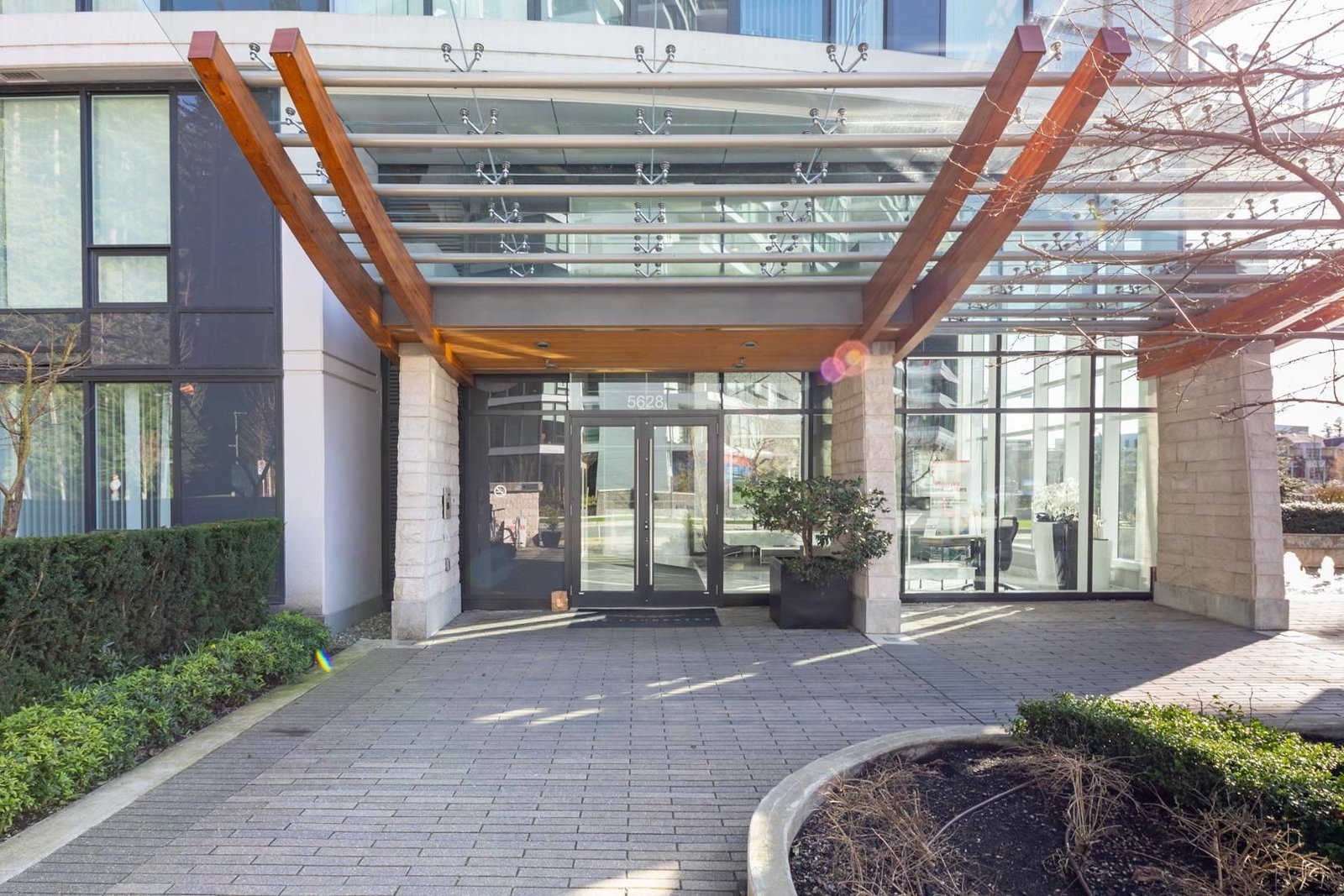 Listing Image 6