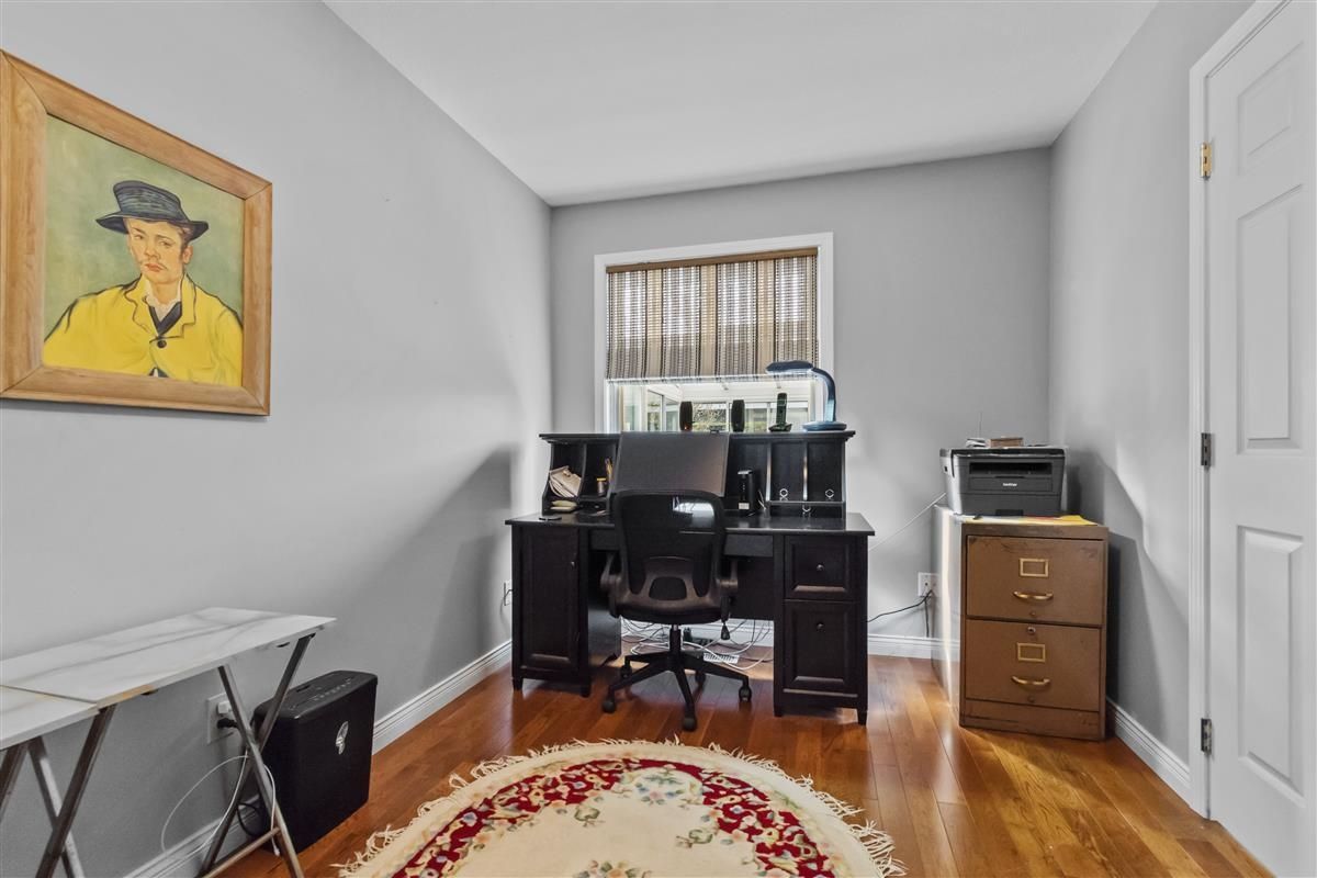 Listing Image 19