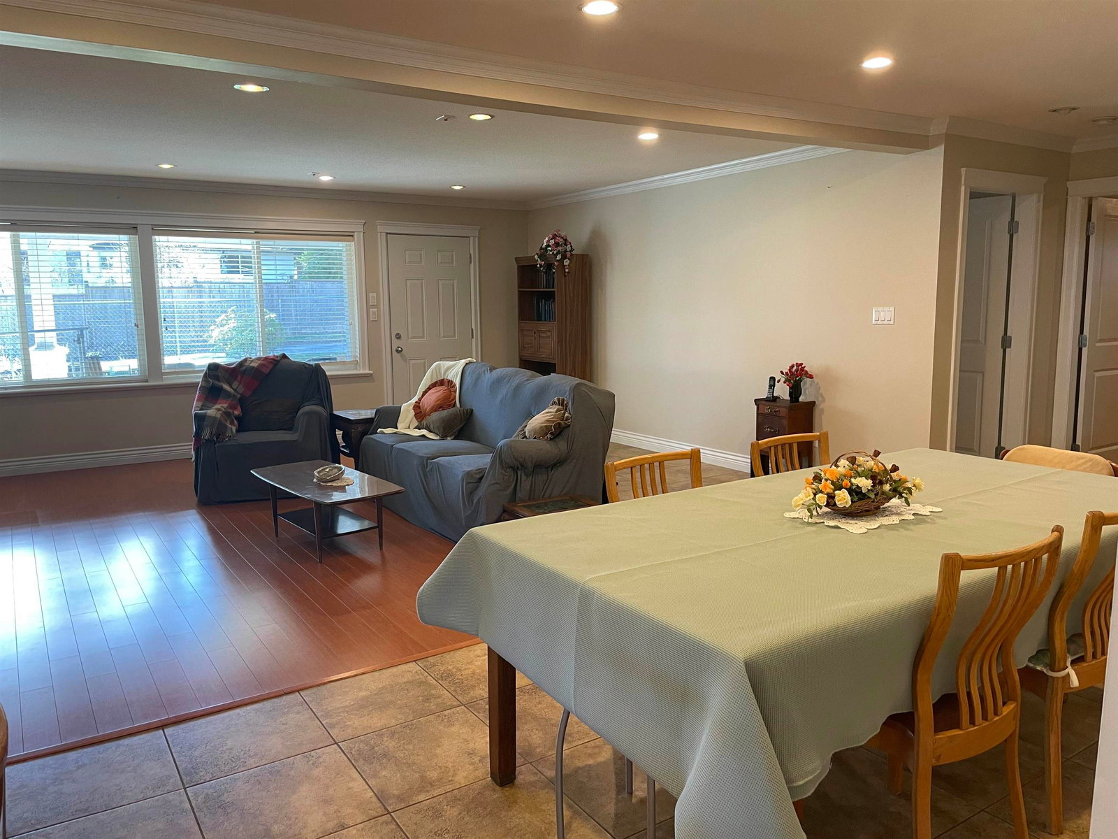 Listing Image 6