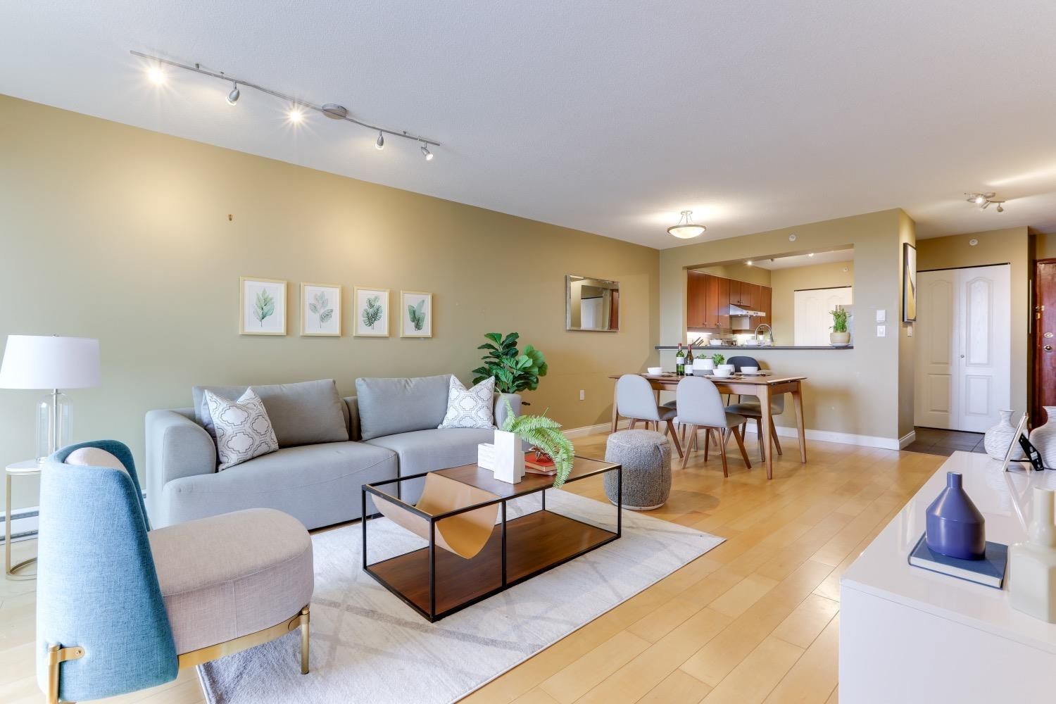 Listing Image 1