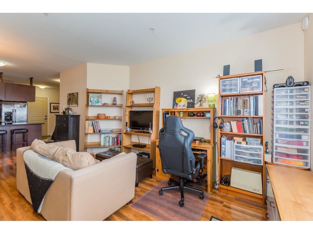 Listing Image 9