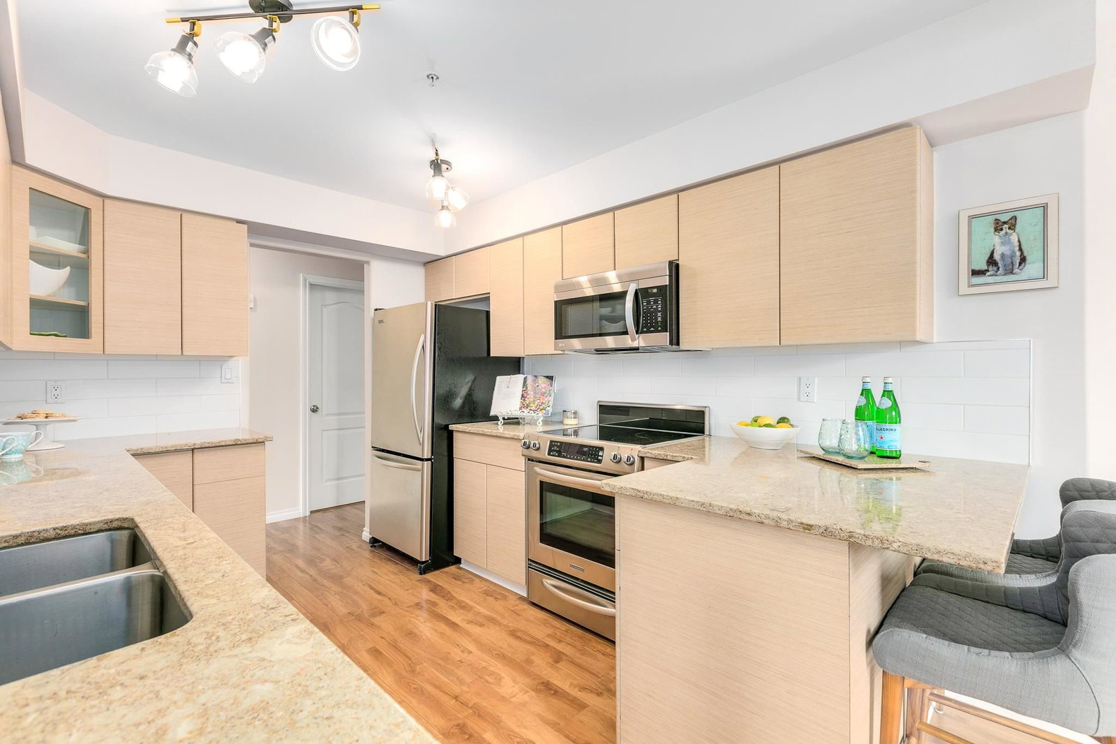 Listing Image 15