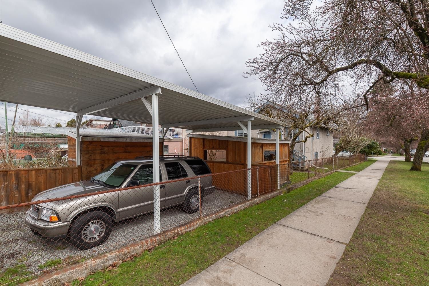 Listing Image 7