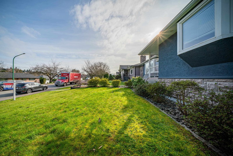 4824 Fairlawn Drive, Burnaby, V5C 3R8 | Image 3