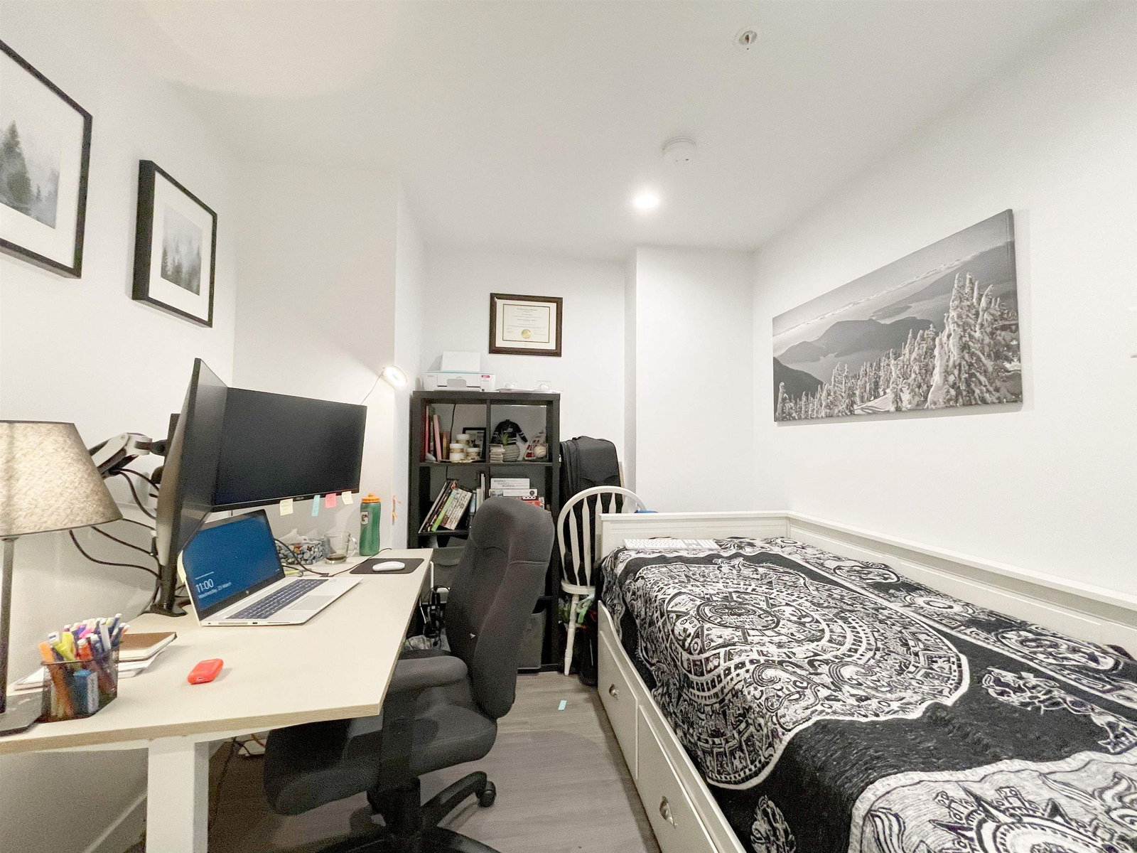Listing Image 9