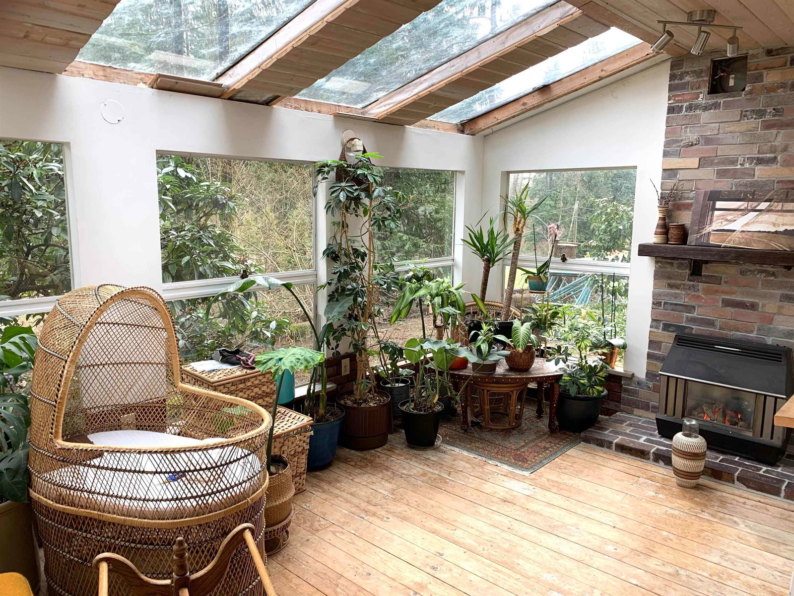 Listing Image 10