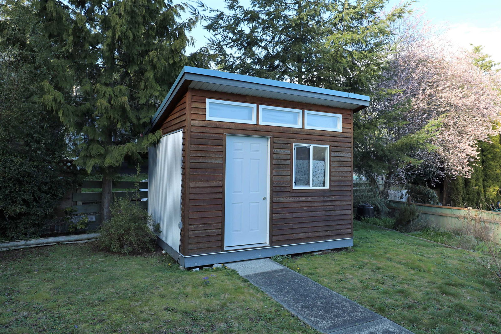 Listing Image 16