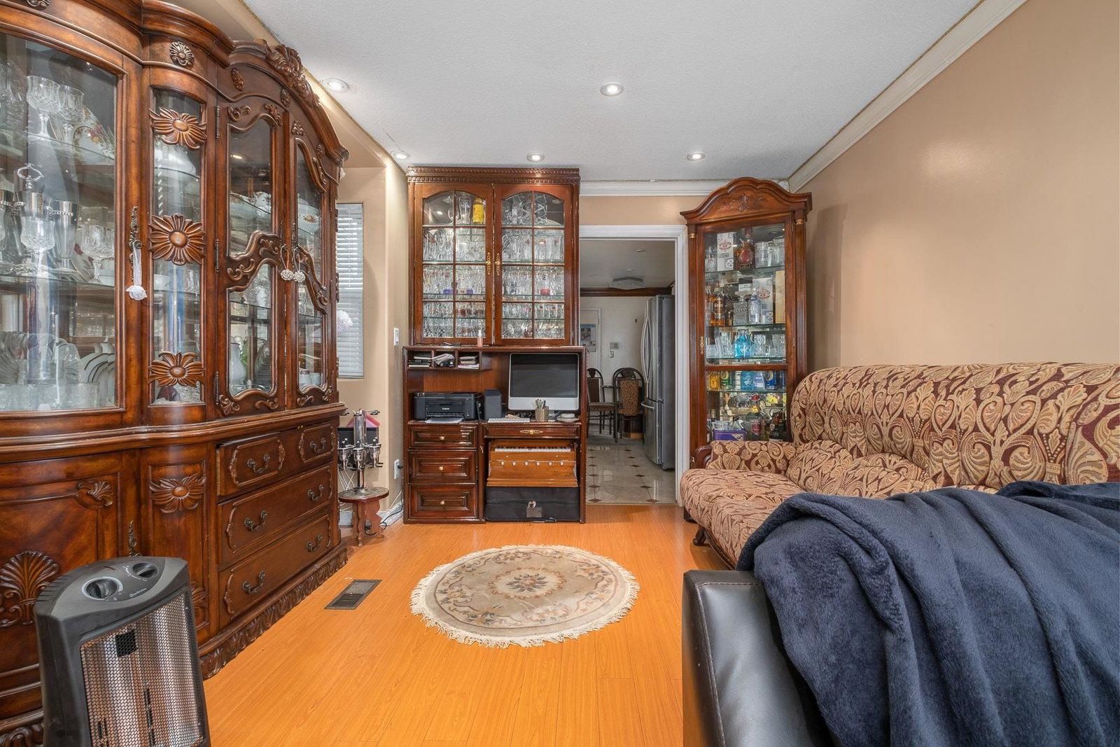 Listing Image 9