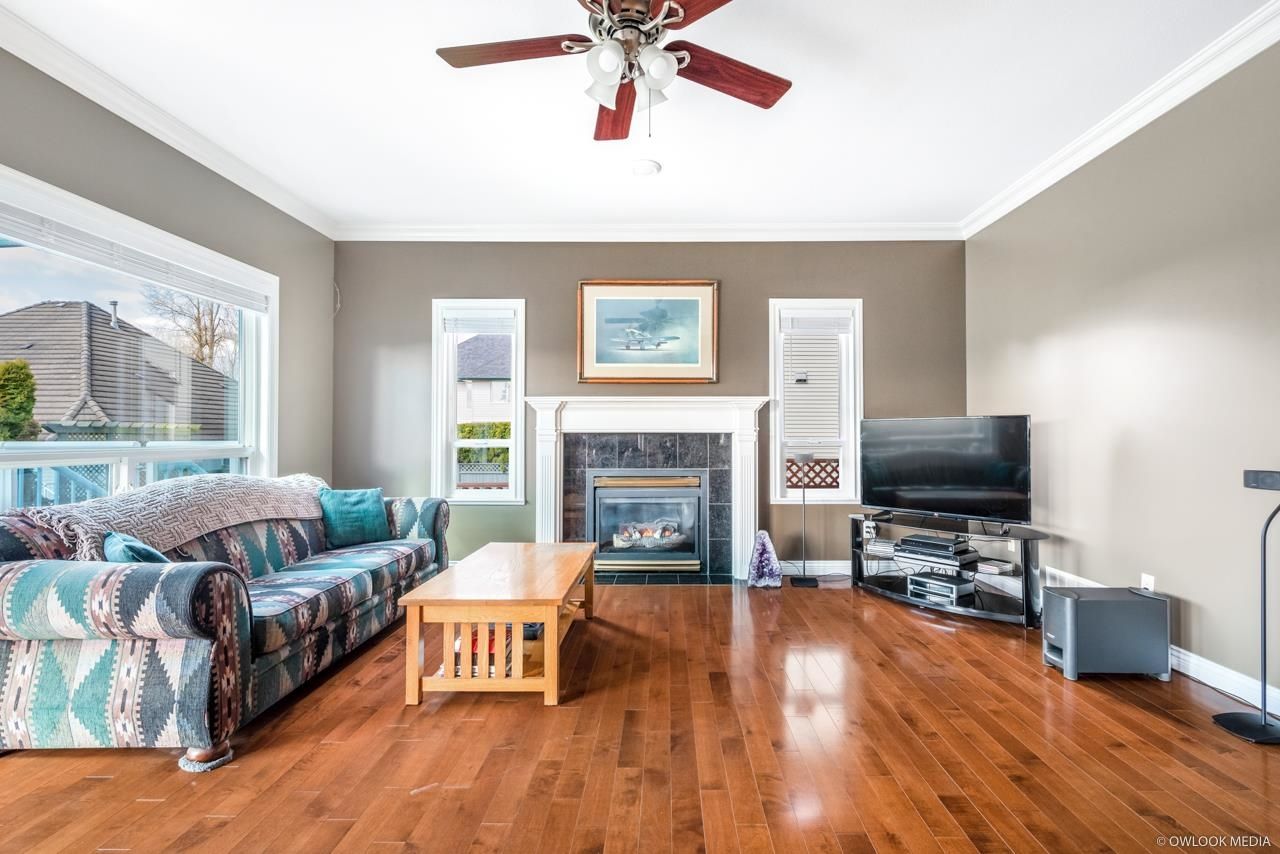 Listing Image 19