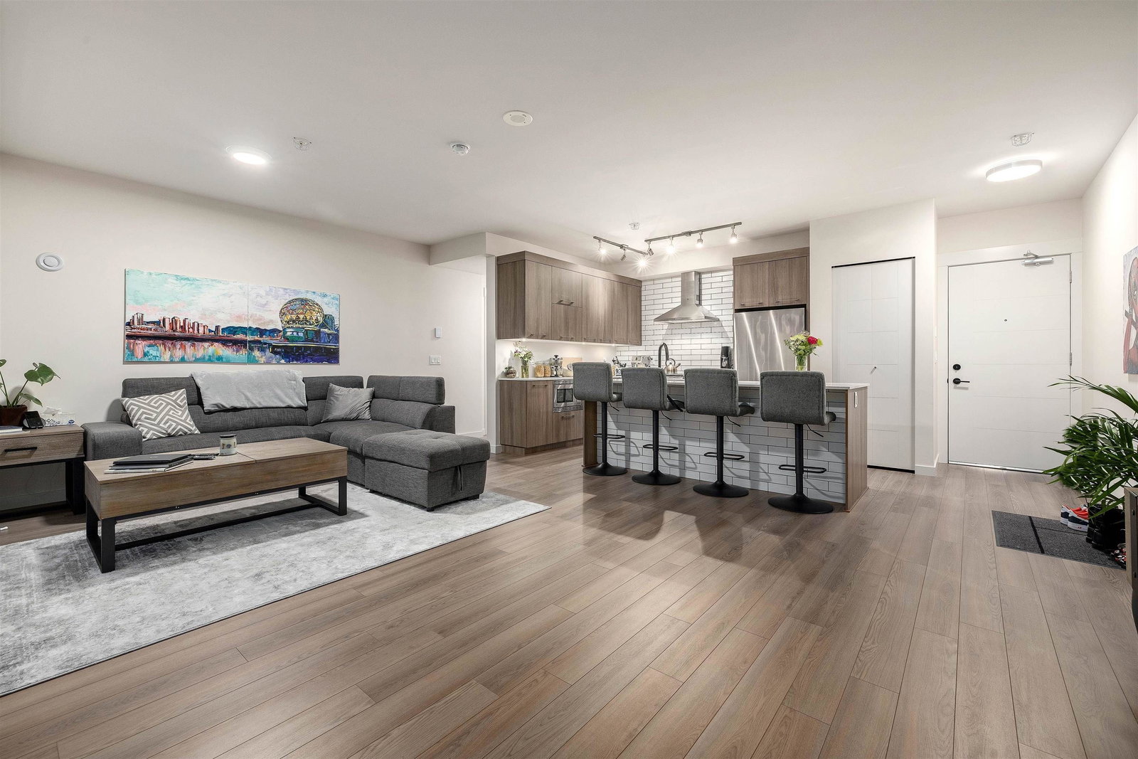 Listing Image 10