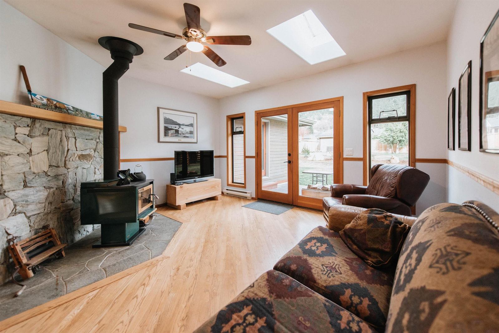Listing Image 16