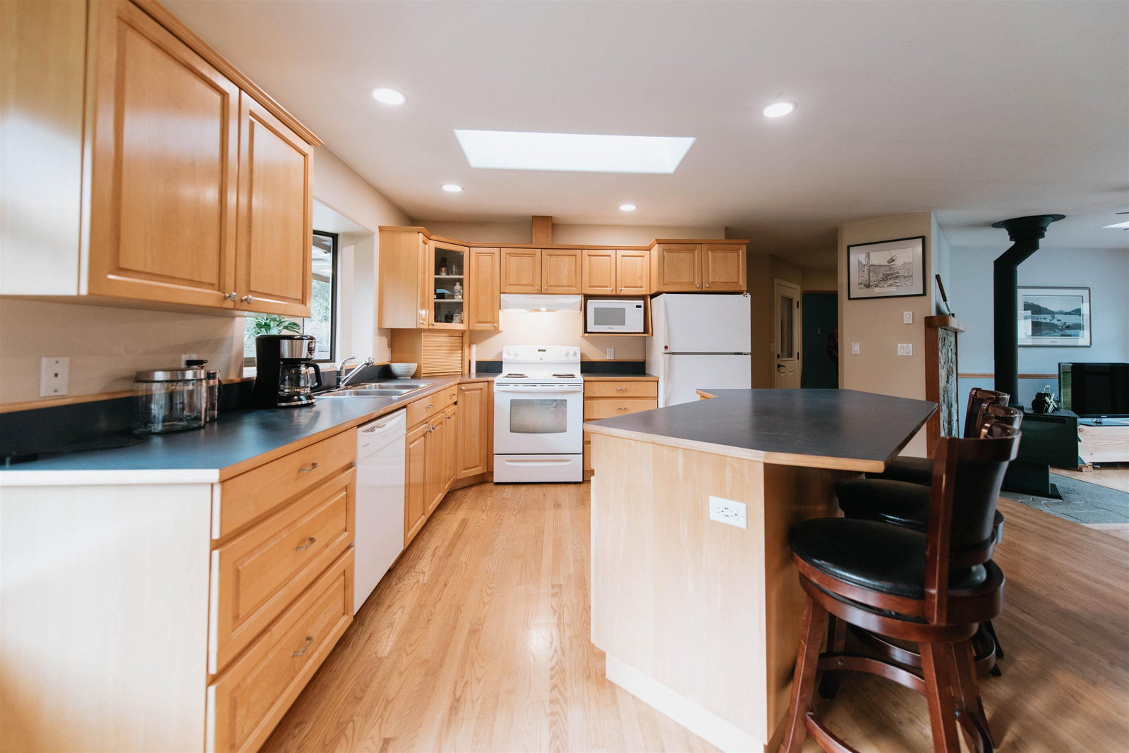 Listing Image 19