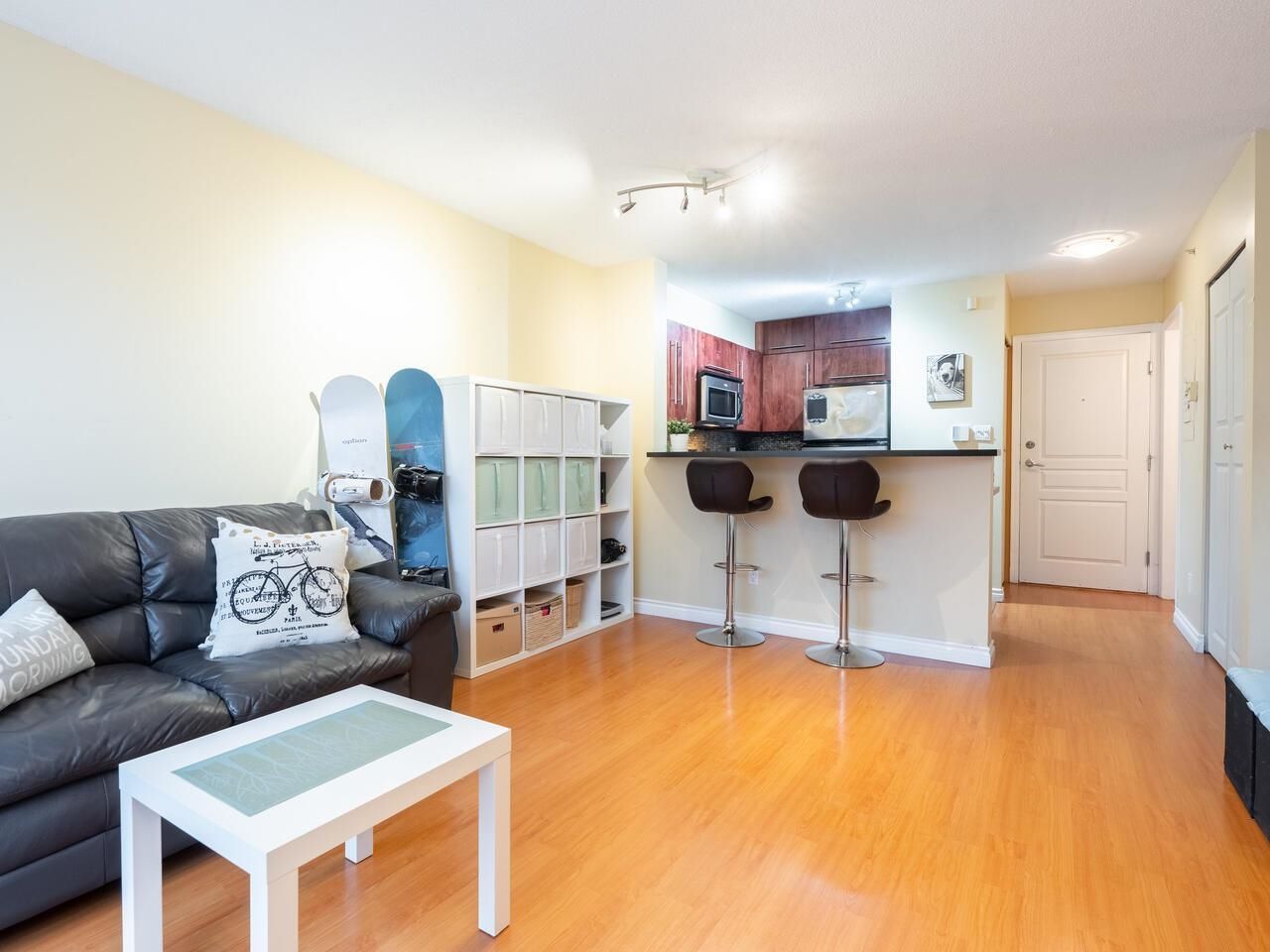 Listing Image 8