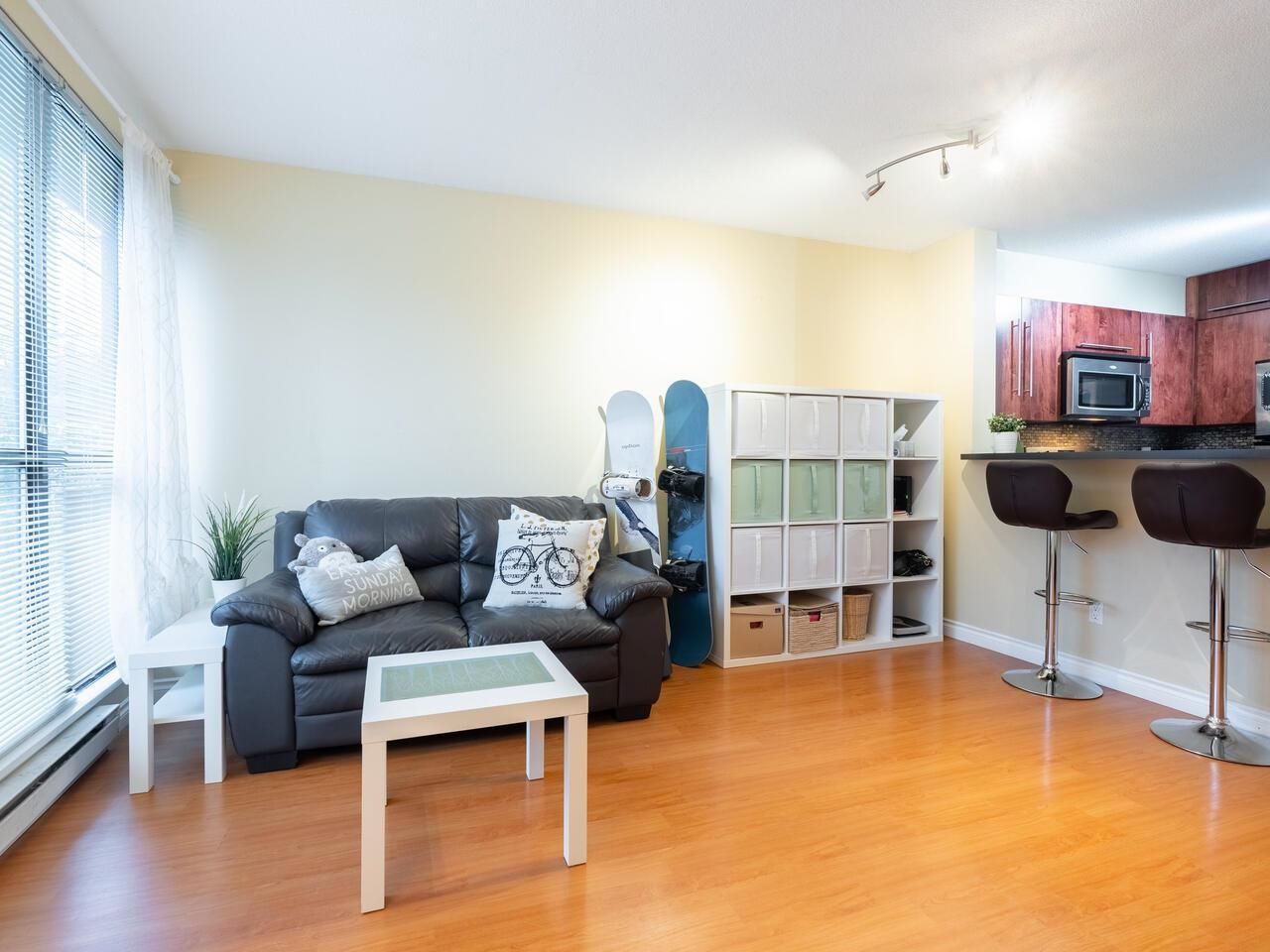 Listing Image 9