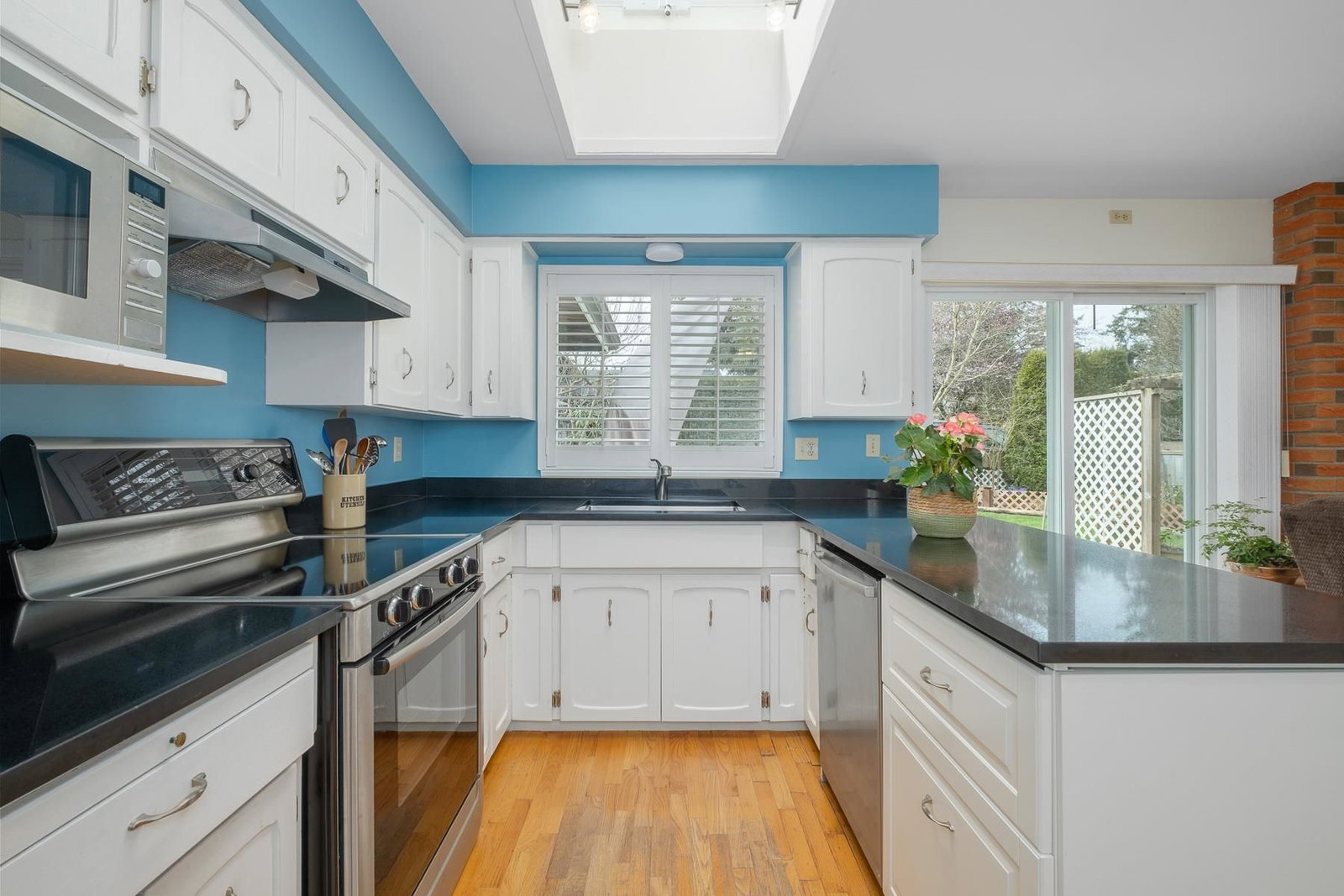 Listing Image 14