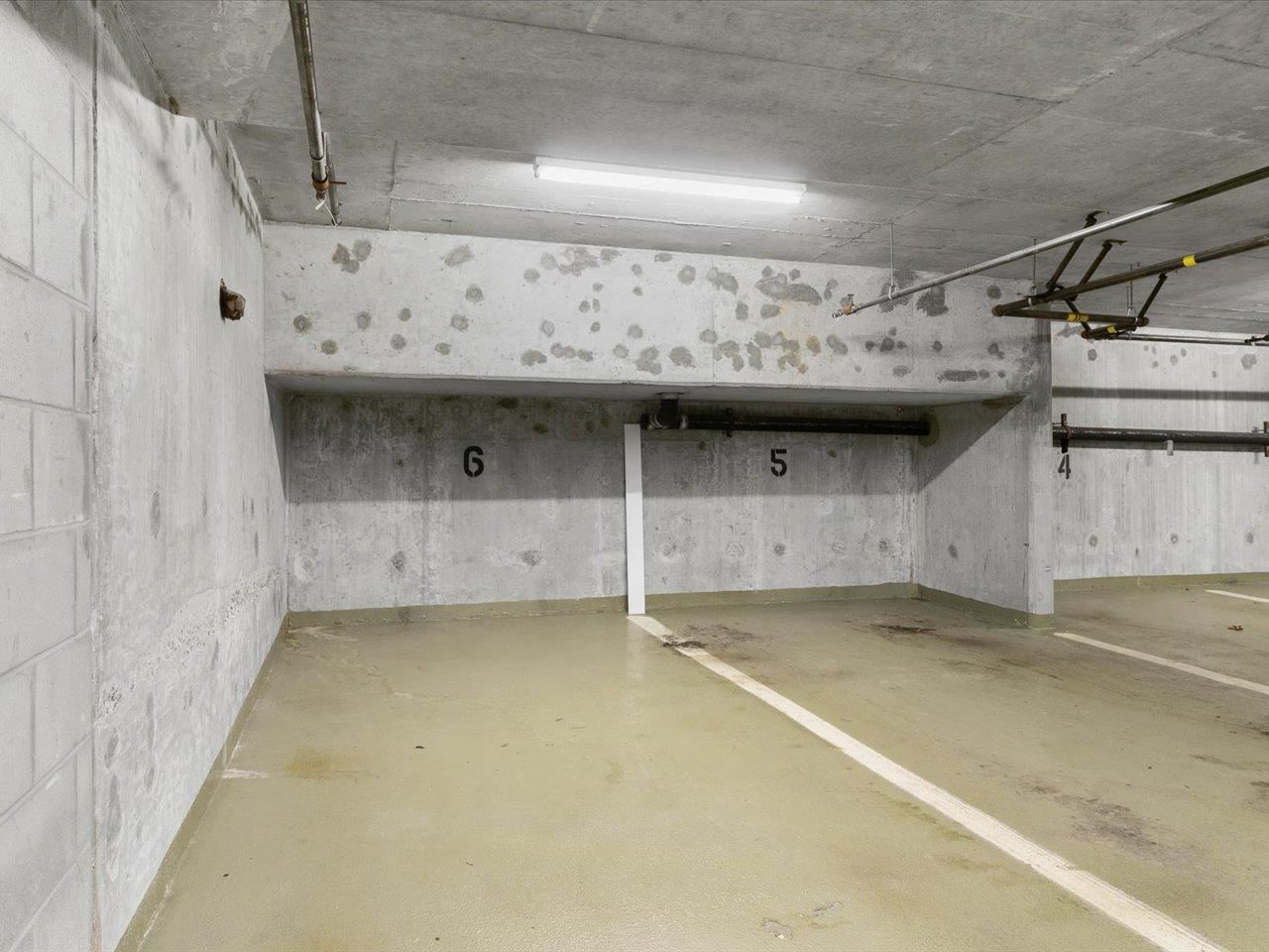 Listing Image 18