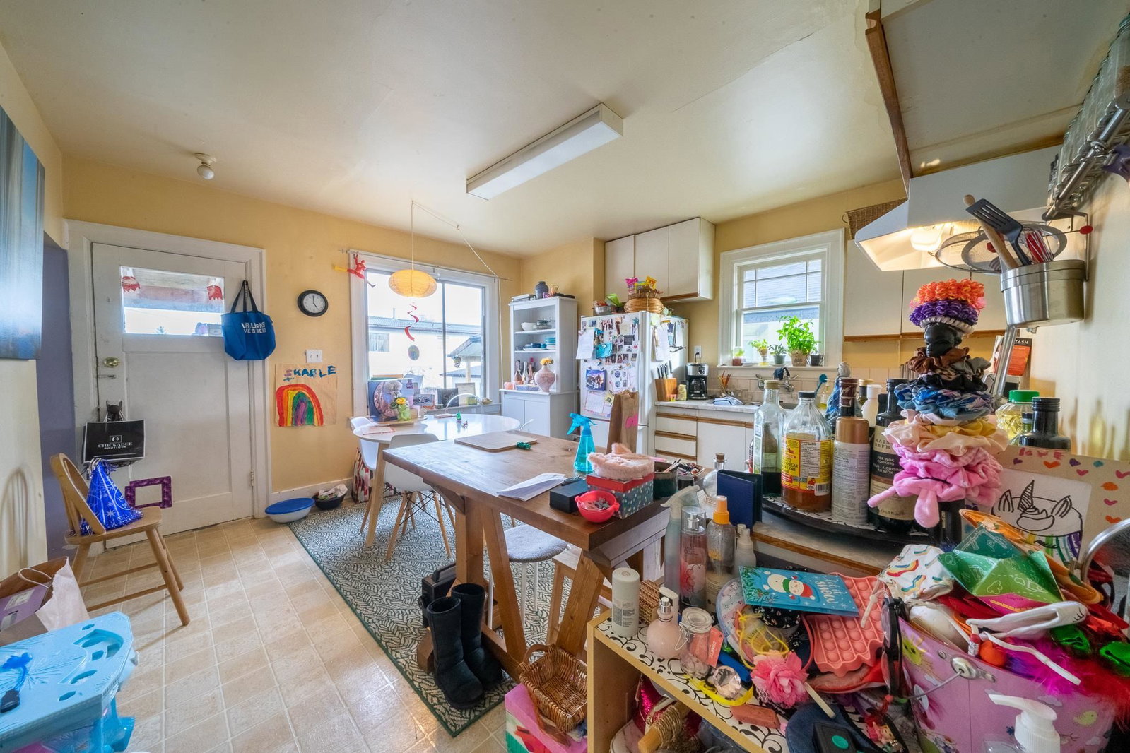 Listing Image 4