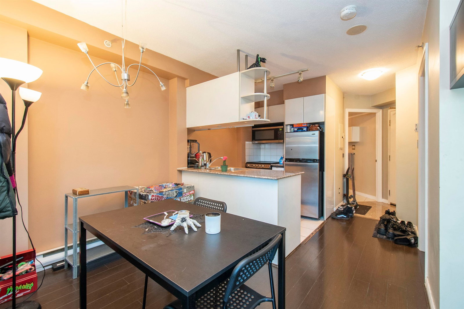 Listing Image 11