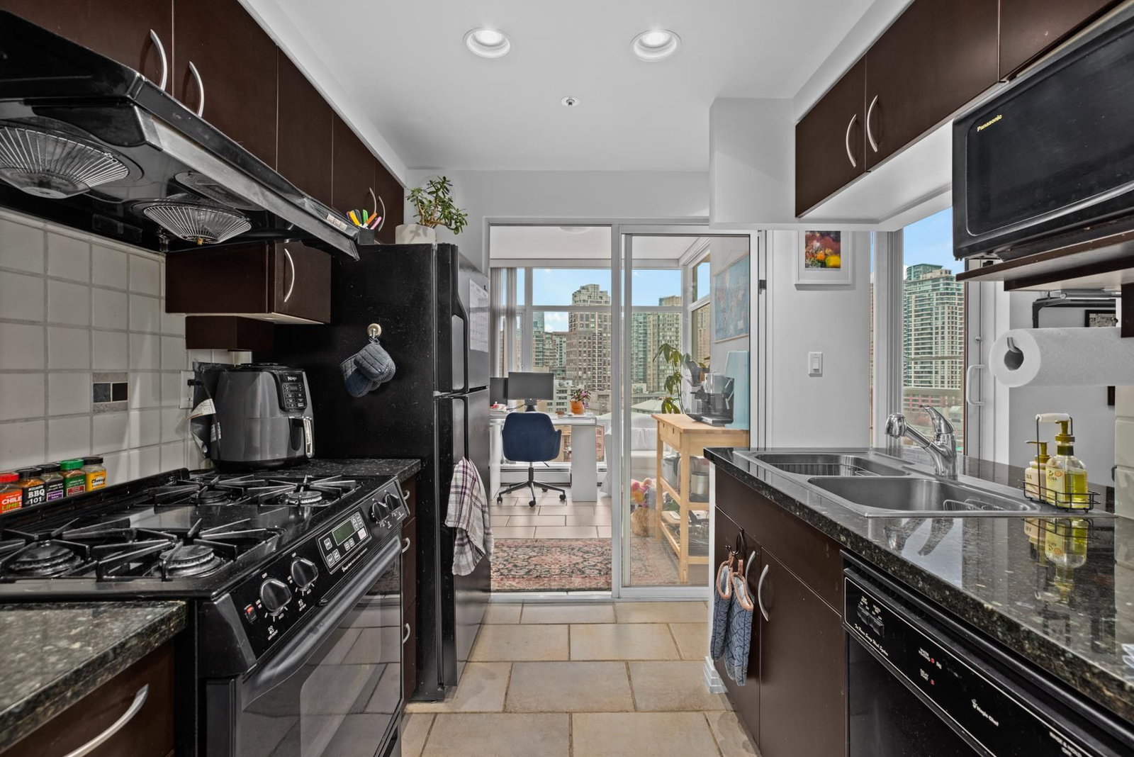 Listing Image 12