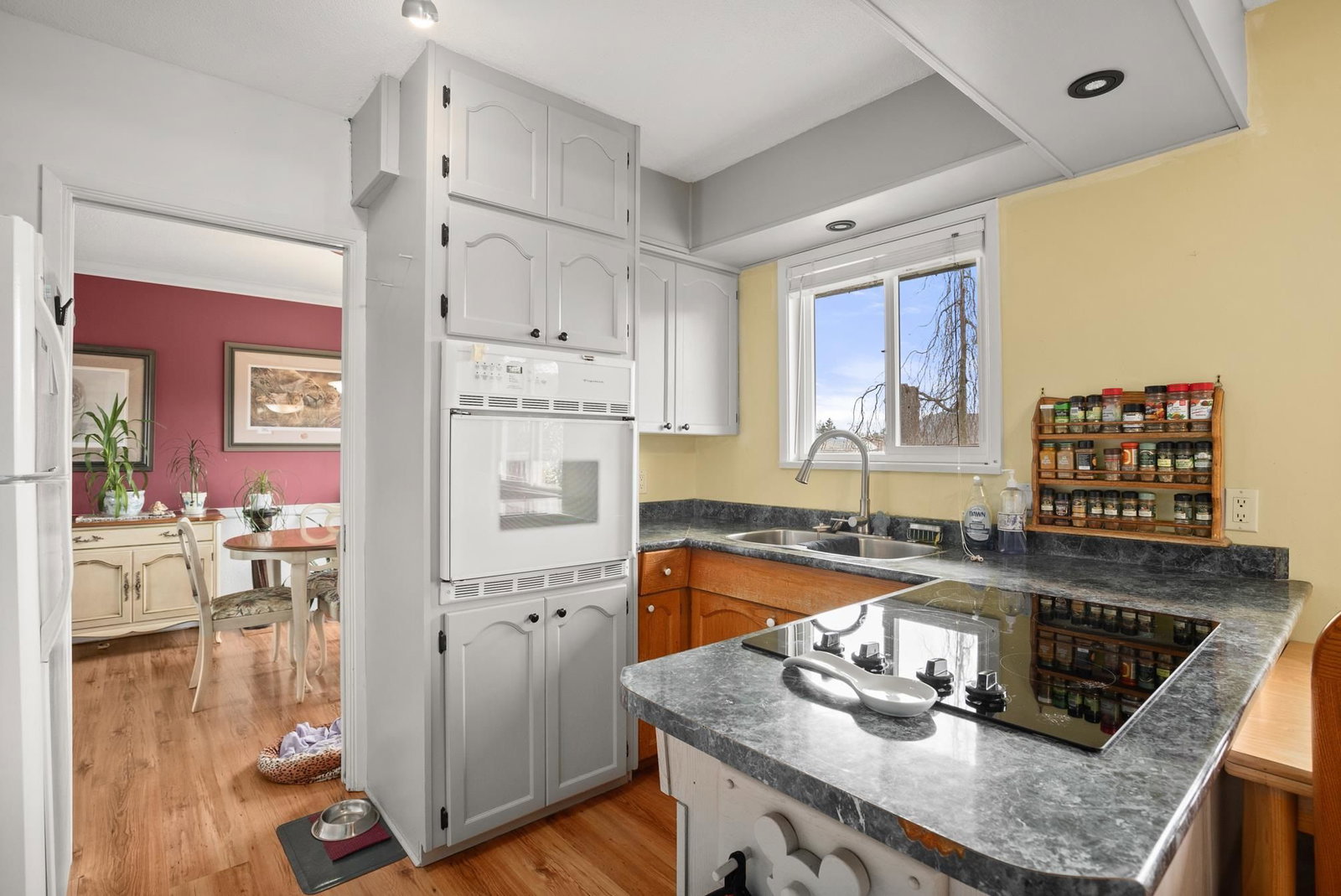 Listing Image 11