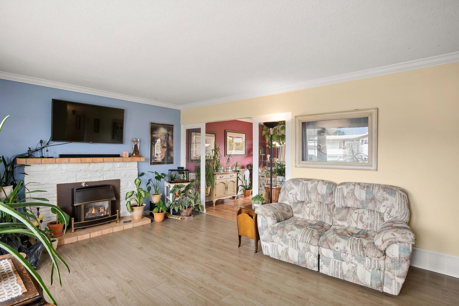 Listing Image 6