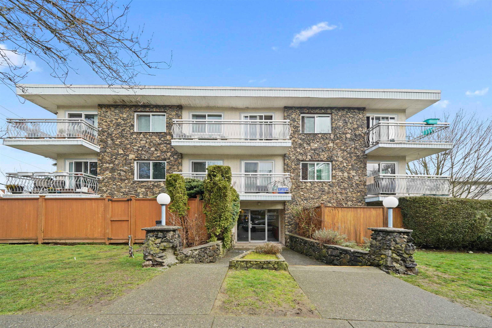 Listing Image 19