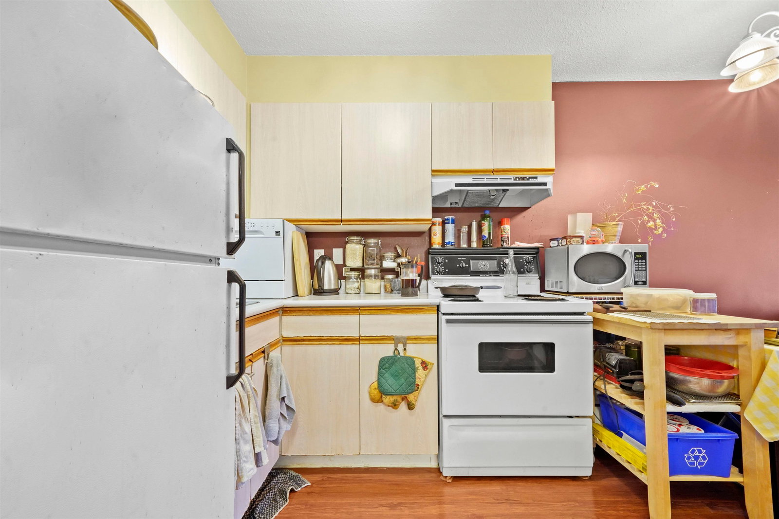 Listing Image 6