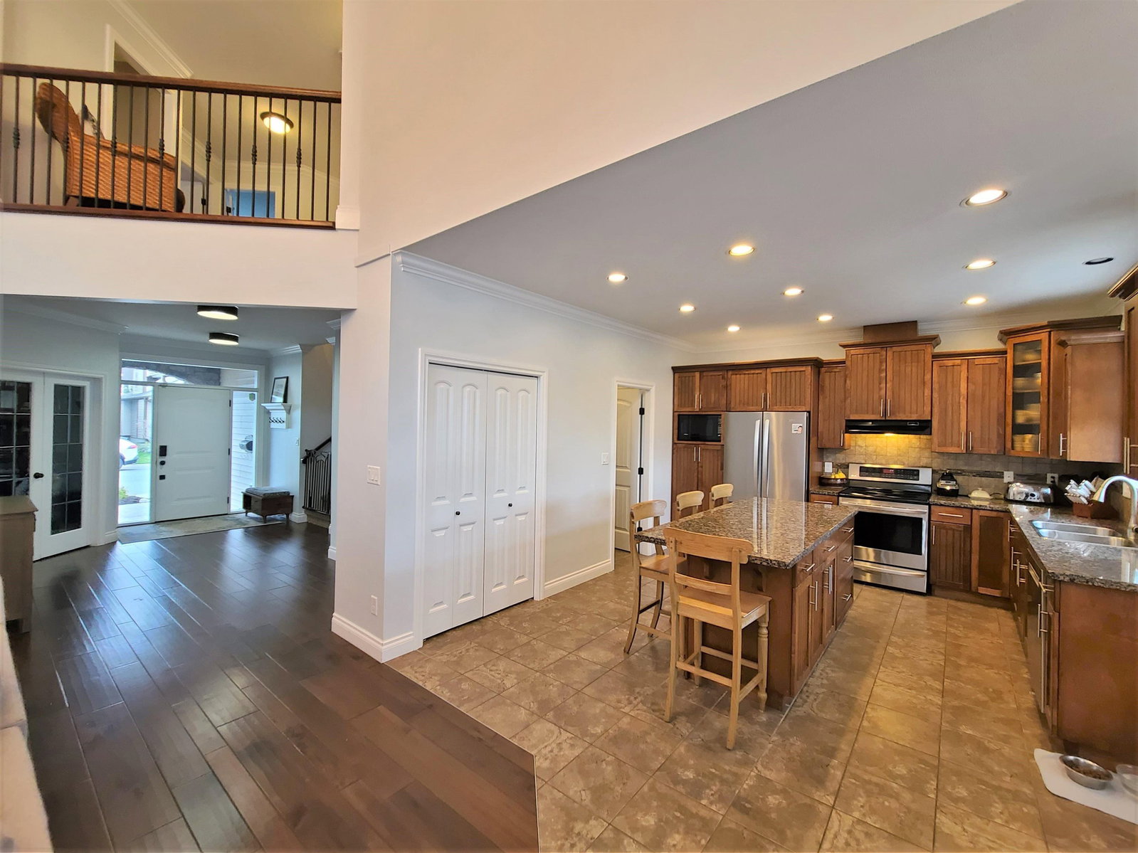 Listing Image 11