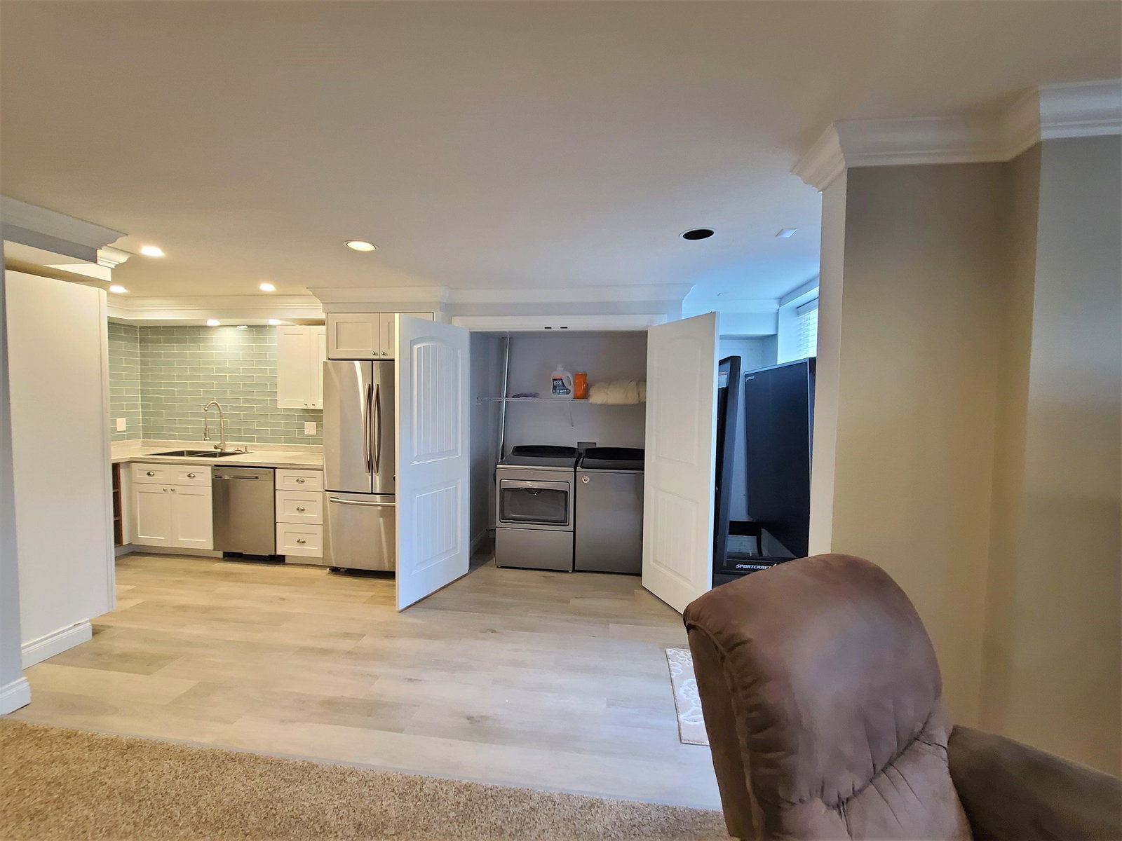 Listing Image 17
