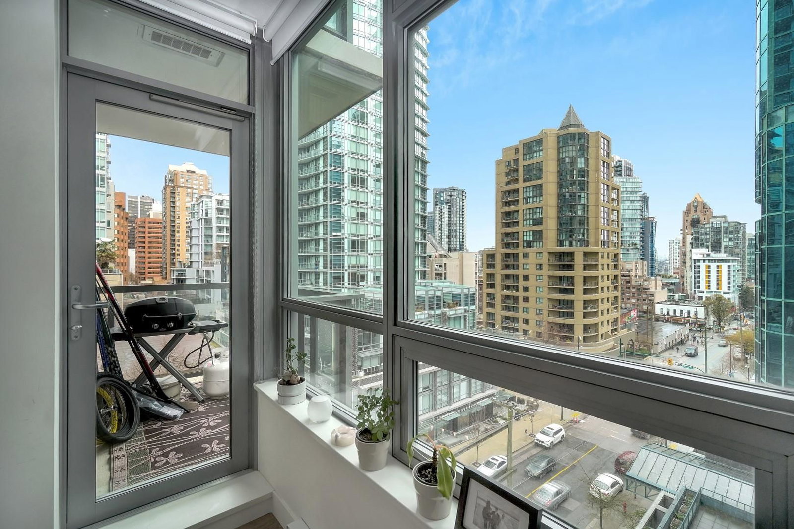 Listing Image 11