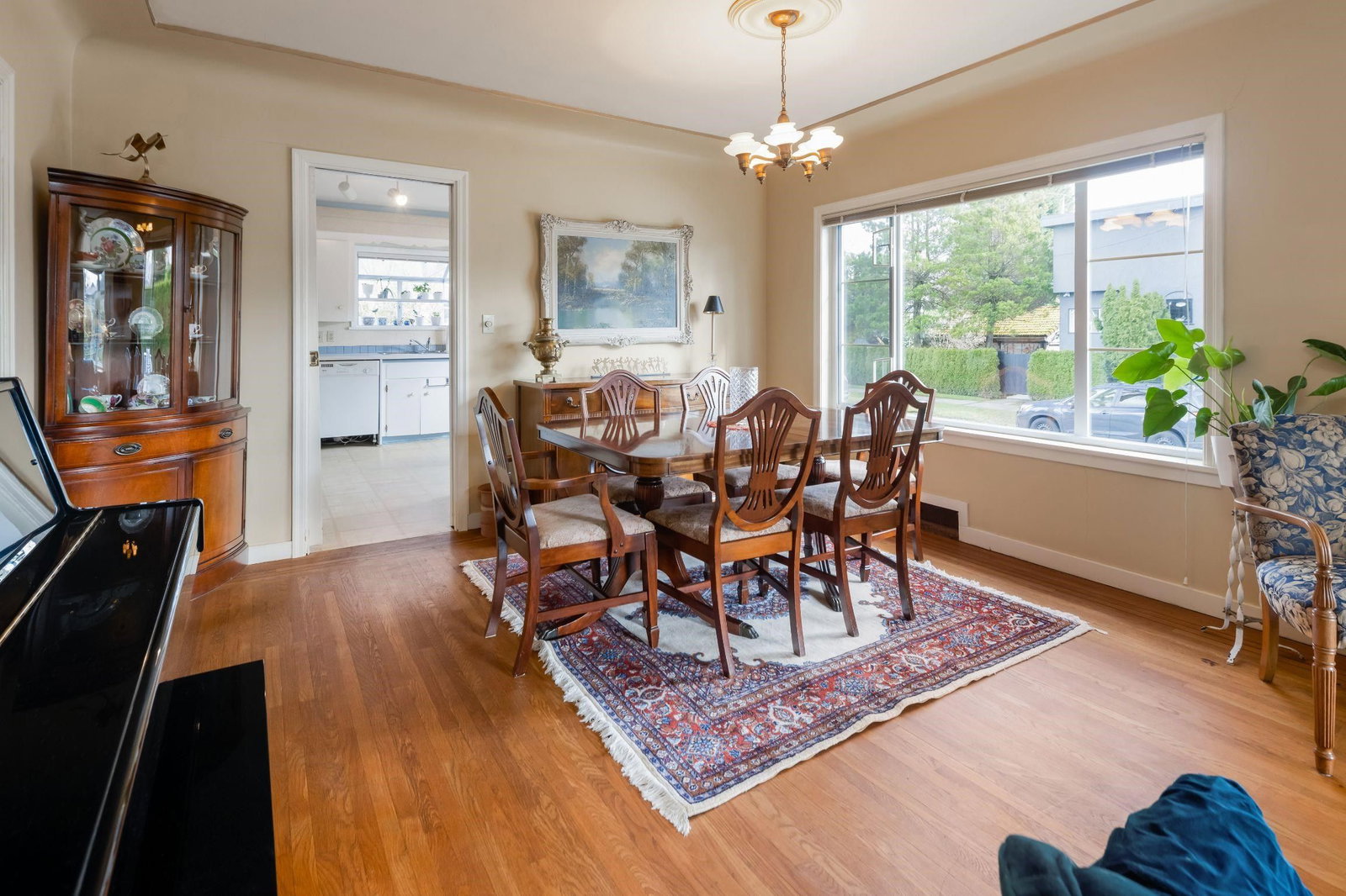 Listing Image 5