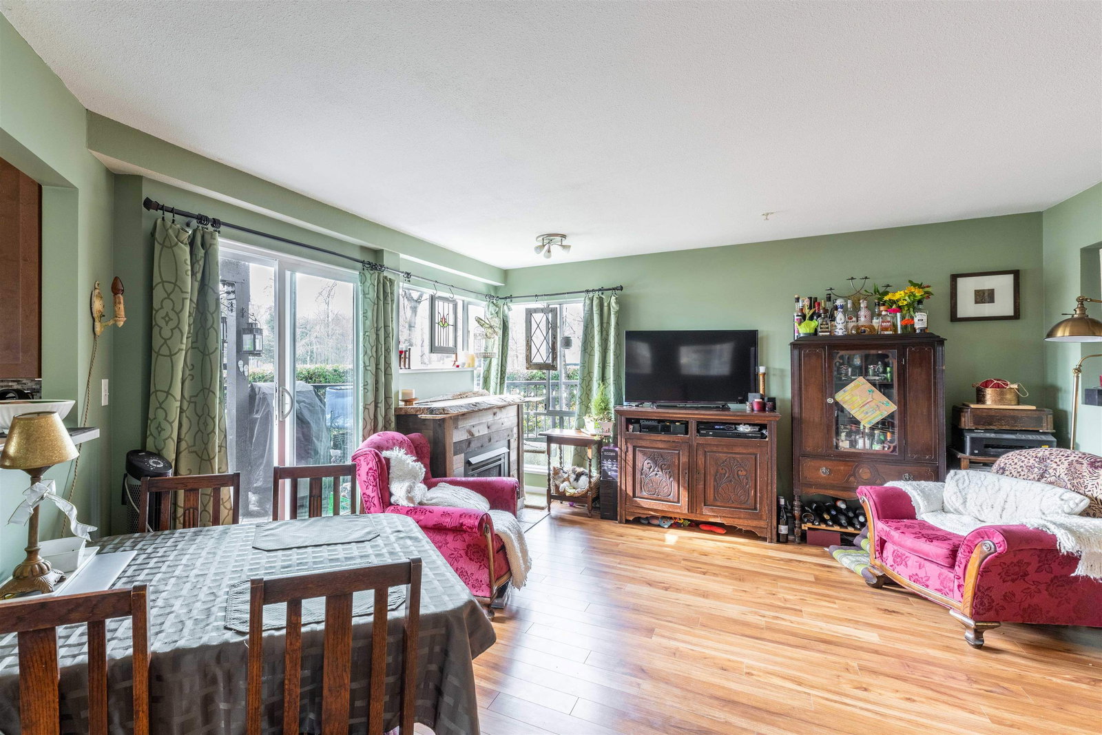 Listing Image 6