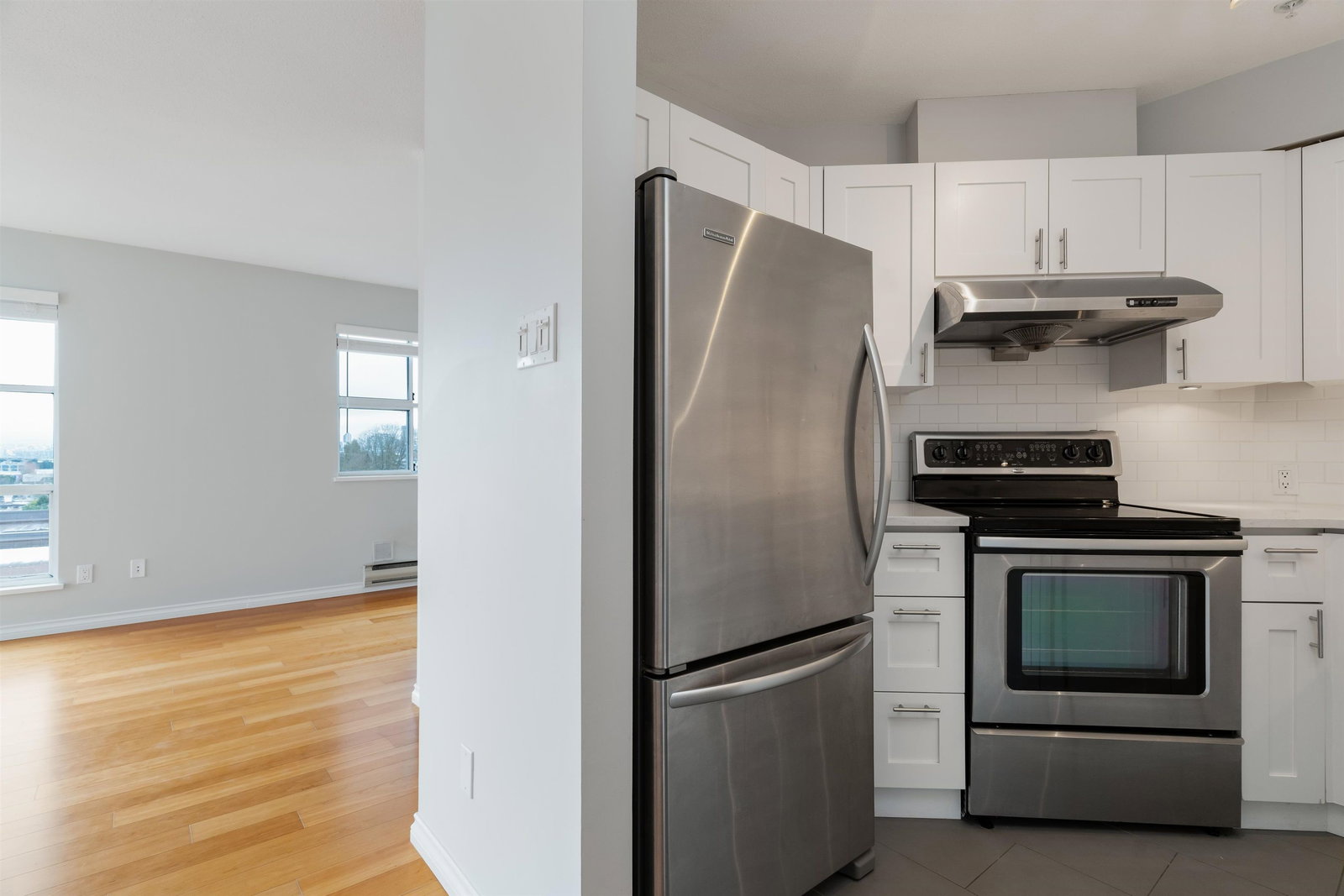 Listing Image 12