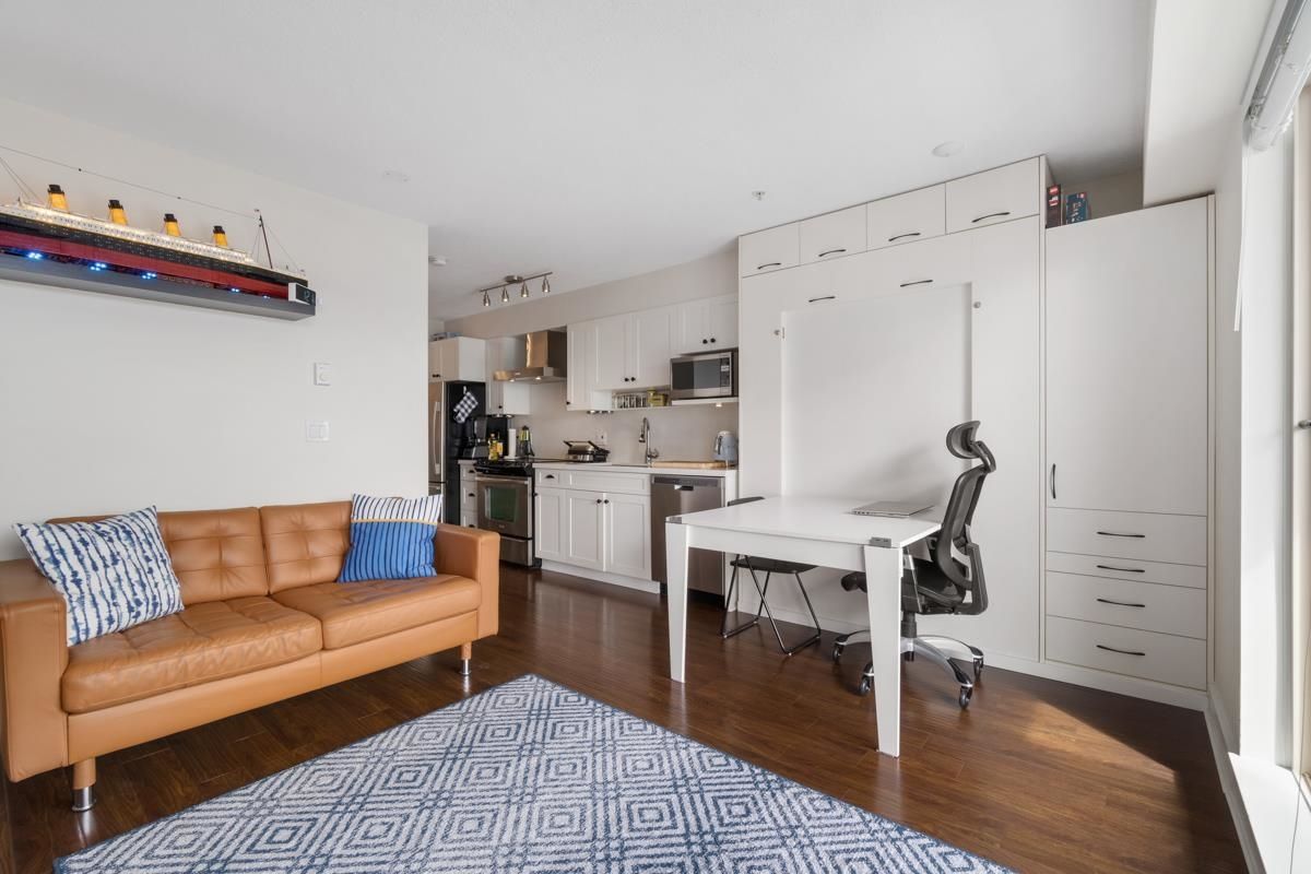 Listing Image 8