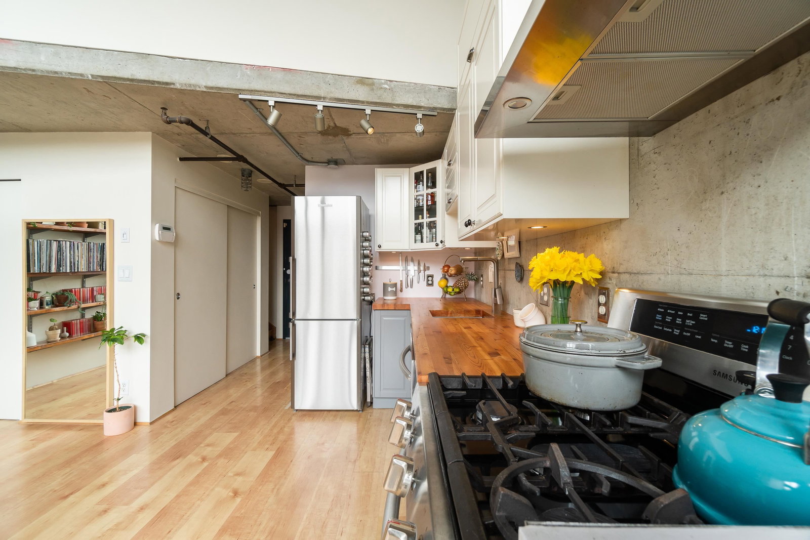 Listing Image 14