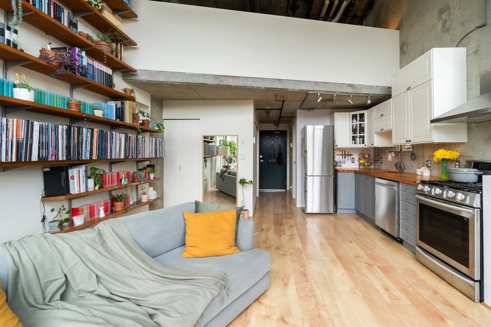 Listing Image 6