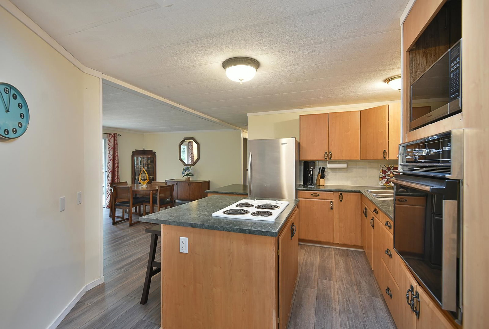 Listing Image 5