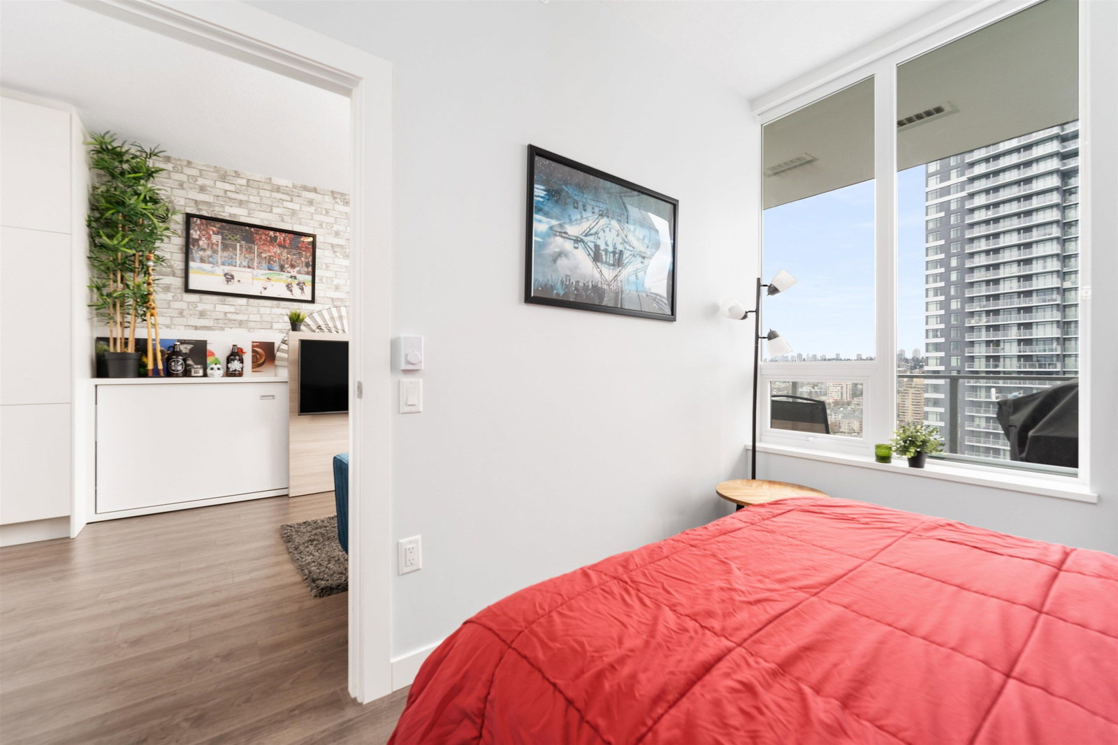 Listing Image 12