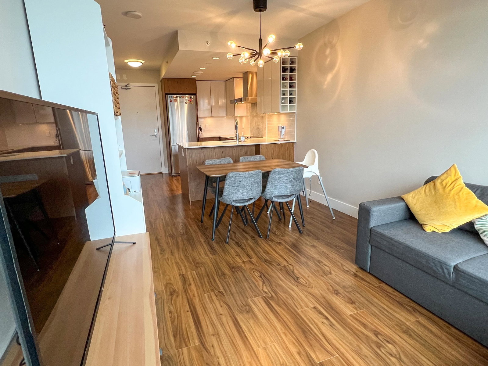 Listing Image 12